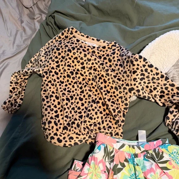 Girls Clothing Bundle Size 4/5 – Minnie, Ladybug, Cat & Jack, Carter’s - Picture 6 of 7